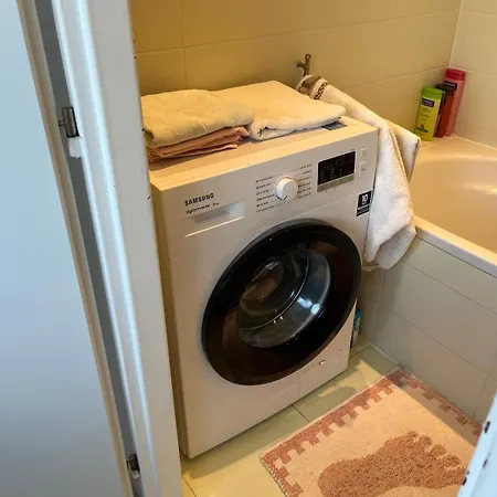 An Authentic Retro With A View Of The Park Apartament *