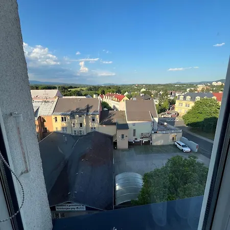 Apartament An Authentic Retro With A View Of The Park Karlowe Wary